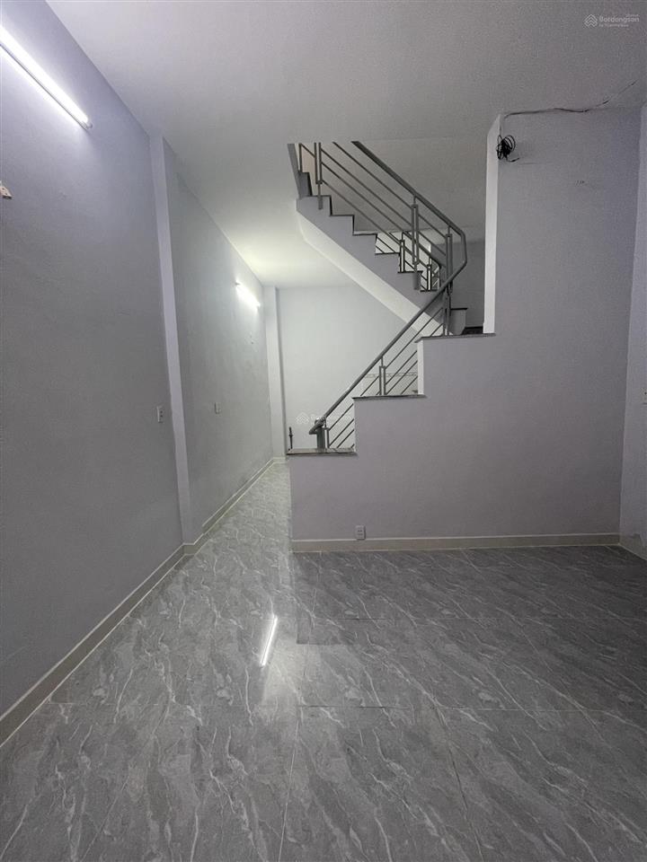 Ngay trung tâm  bình tân  lê văn quới
