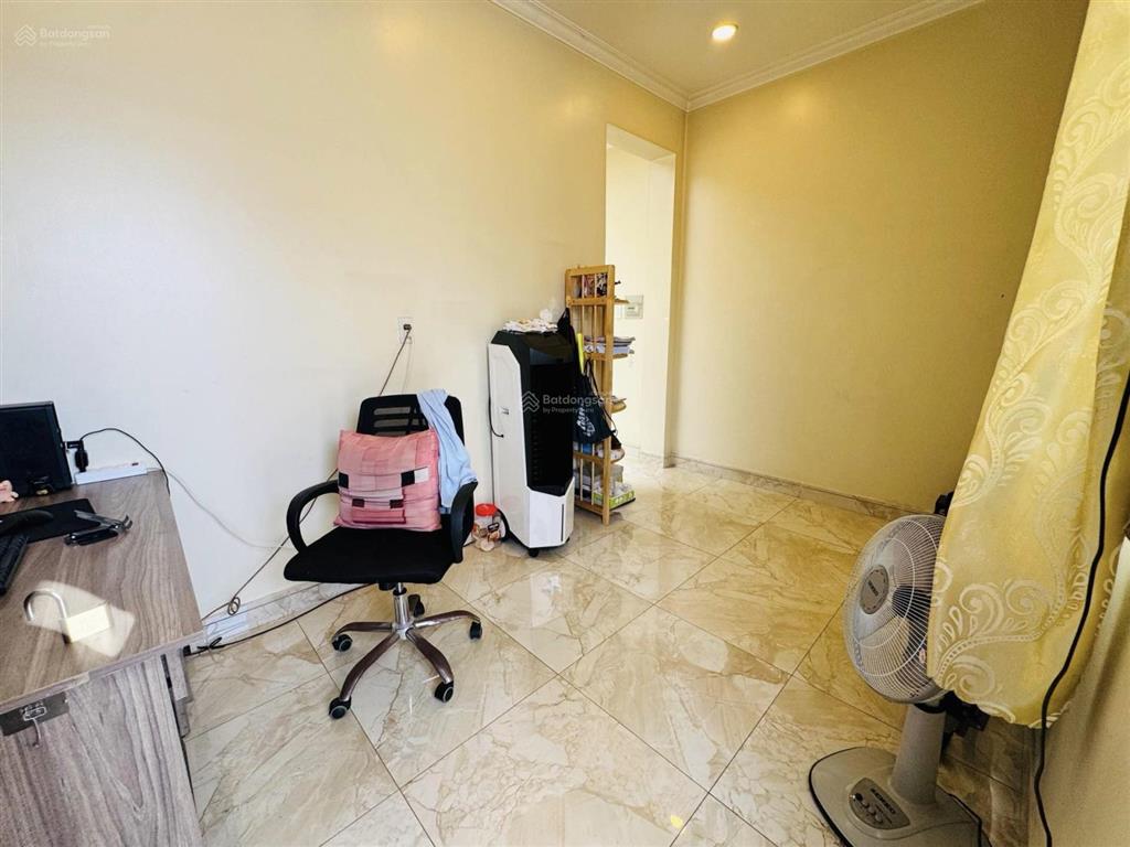 Hẻm xe hơi đỗ cửa phạm văn bạch