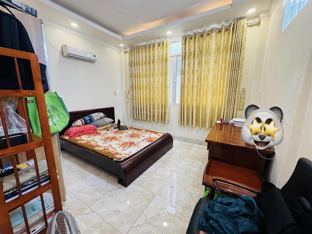 Hẻm xe hơi đỗ cửa phạm văn bạch