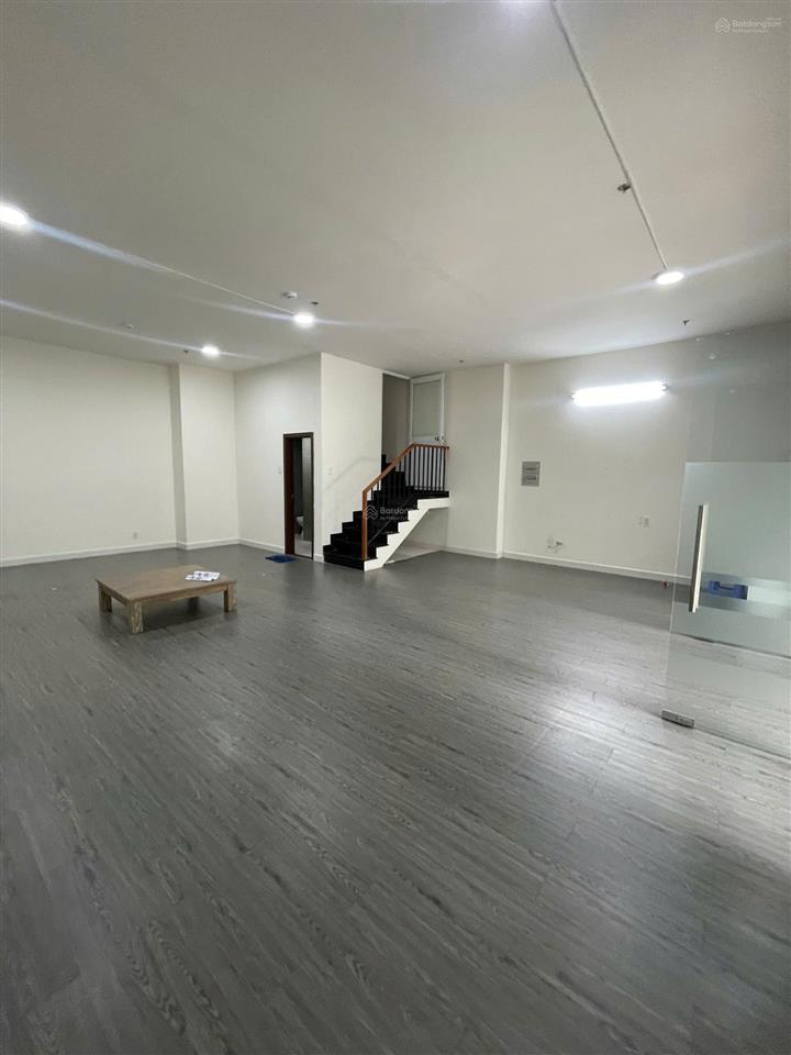 Cho thuê nhà mới quận 8  ngang 8m dài 10m  dt 151m2, 2225 phạm thế hiển giá 17tr
