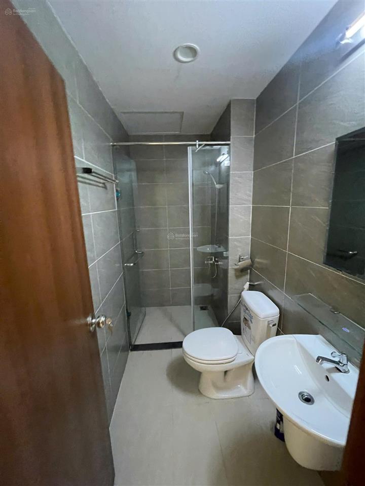 Cho thuê nhà mới quận 8  ngang 8m dài 10m  dt 151m2, 2225 phạm thế hiển giá 17tr