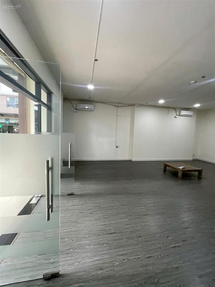 Cho thuê nhà mới quận 8  ngang 8m dài 10m  dt 151m2, 2225 phạm thế hiển giá 17tr