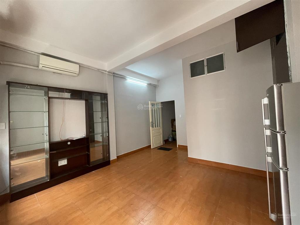 Cho thuê phòng trọ khu an ninh lịch sự giờ tự do 137/45 lê văn sỹ, 37m2, máy lạnh
