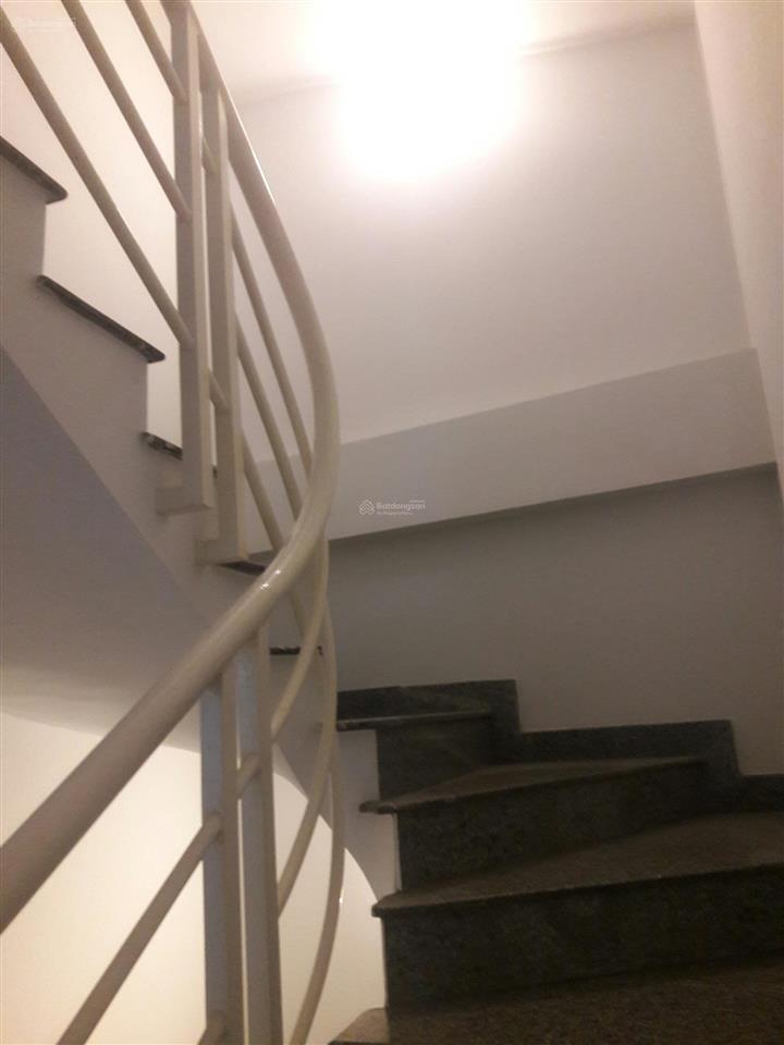 Cho thuê phòng trọ khu an ninh lịch sự giờ tự do 137/45 lê văn sỹ, 37m2, máy lạnh