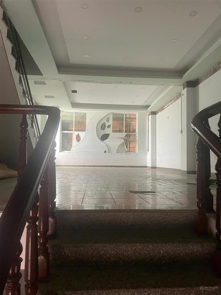 Cho thuê nhà 5 tầng mặt tiền đường 30/4 p. 11, tp. vũng tàu  giá chỉ 20tr/tháng