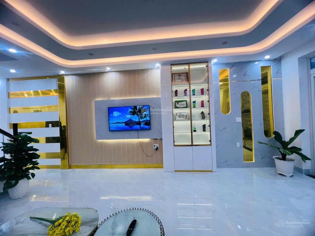 Cho thuê nhà đẹp 3 tầng  mặt tiền nguyễn thiện thuật vũng tàu  giá 14tr/tháng