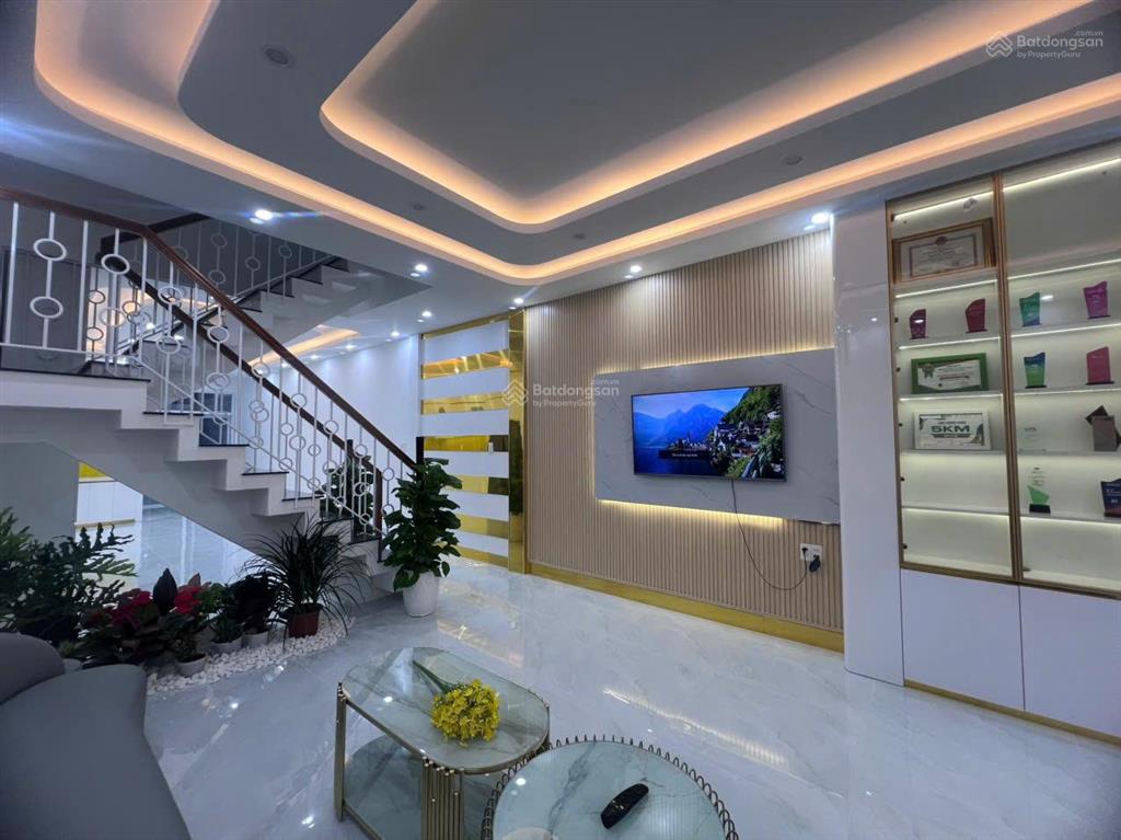 Cho thuê nhà đẹp 3 tầng  mặt tiền nguyễn thiện thuật vũng tàu  giá 14tr/tháng