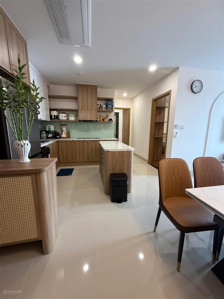 Cho thuê căn hộ 2pn vũng tàu centre point, tầng cao, view biển  giá 17tr/tháng