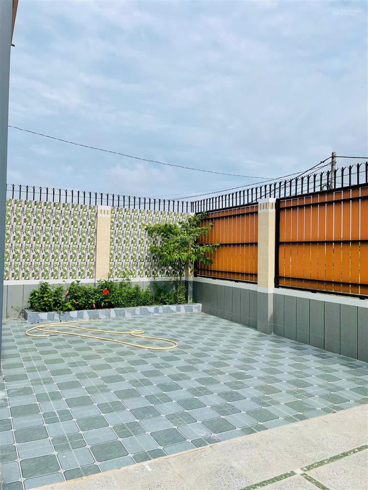 Cho thuê nhà sân vườn rộng rãi, đường võ nguyên giáp, p. 12, vũng tàu  giá chỉ 10tr/tháng