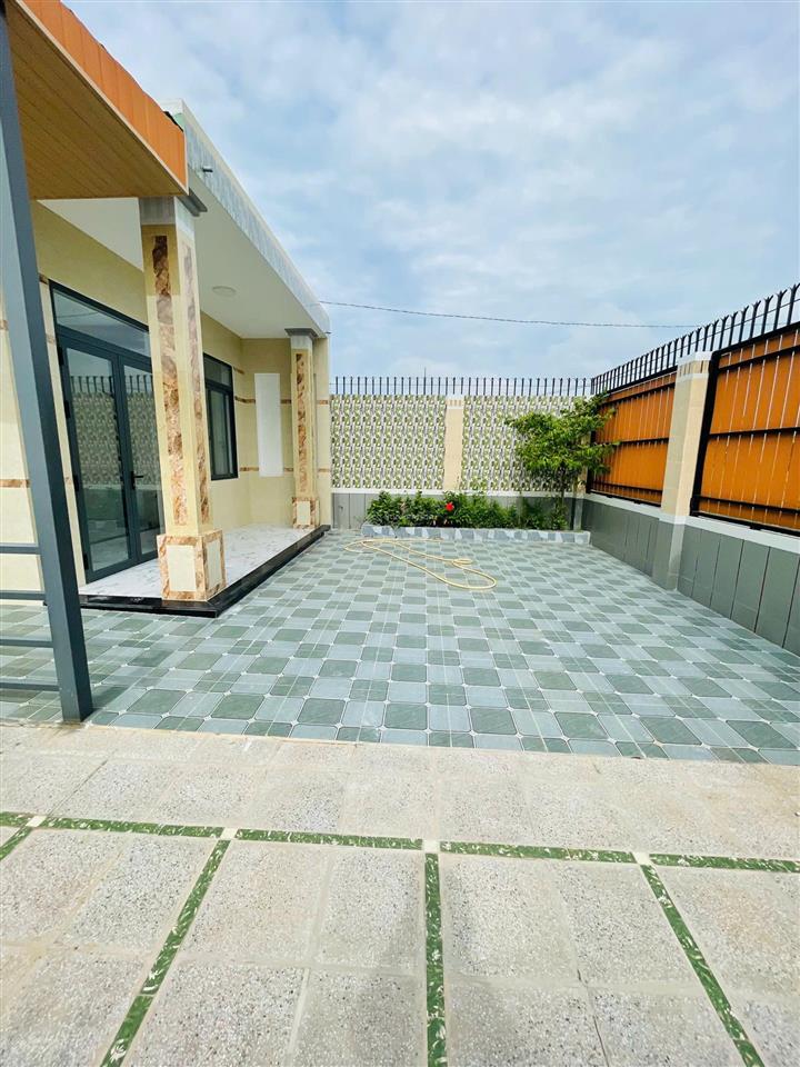 Cho thuê nhà sân vườn rộng rãi, đường võ nguyên giáp, p. 12, vũng tàu  giá chỉ 10tr/tháng