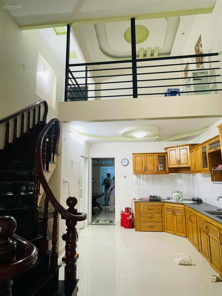 Cho thuê nhà đẹp 2 tầng, 100m2, đường phan chu trinh, vũng tàu  giá chỉ 10tr/tháng.