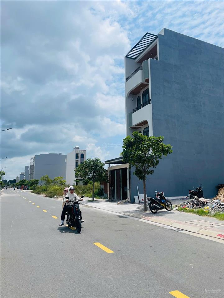Bán đất tđc p. 10  block b  tb  79,2m2 (4,5x17,6)m  đường 13m  giá chỉ 6,9 tỷ