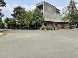 Cắt lỗ 200tr, bán lô đất ngay xa lộ hà nội chỉ 3 tỉ, có shr