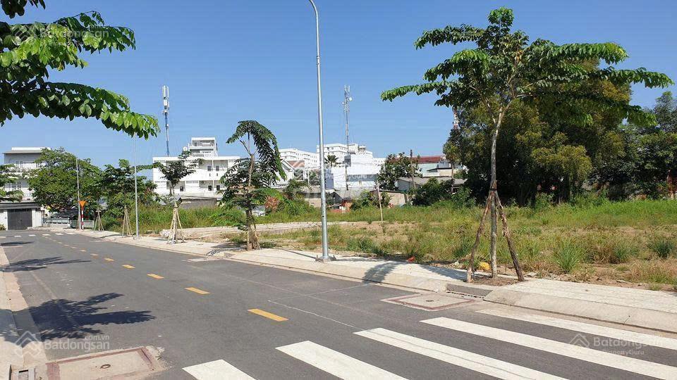 Ra gấp lô đất ngay lê duẩn, long thành giá 1 tỷ 2 còn tl, có shr, 100m2