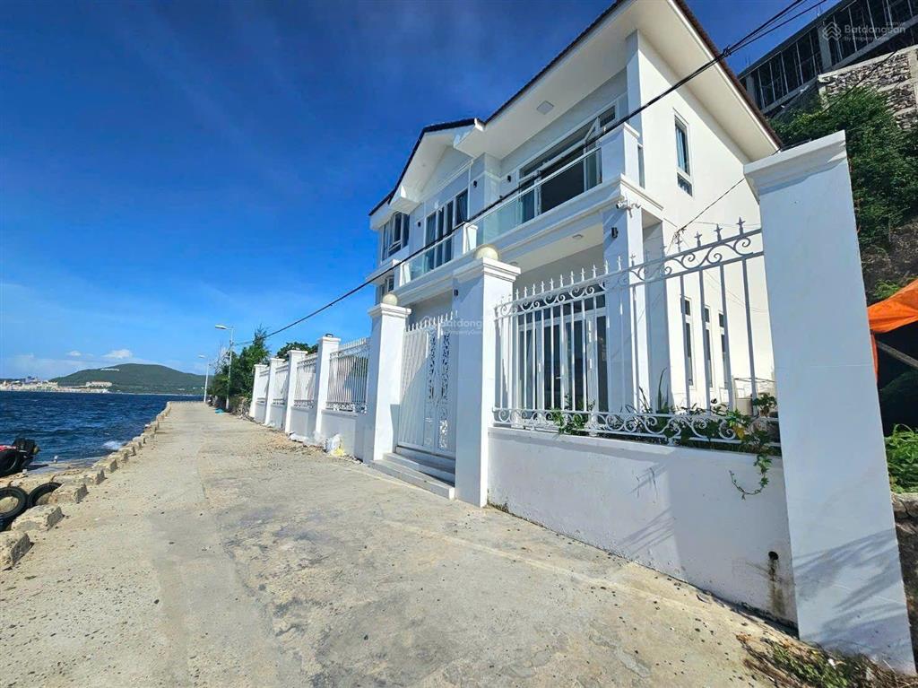Chính chủ cần bán căn biệt thự trực diện biển tại đảo trí nguyên