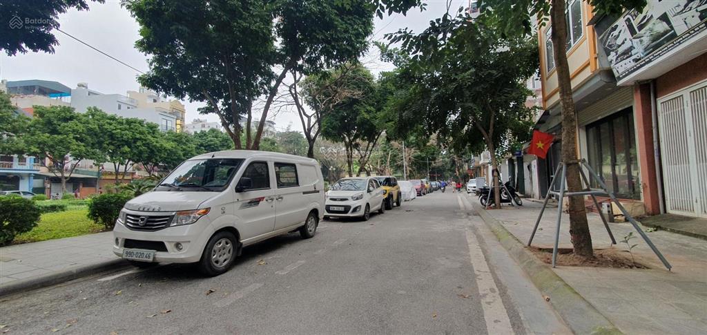 Chính chủ bán đất mặt phố ngọc trì, long biên 111m lô góc cực hiếm cạnh hồ không quy hoạch, 26 tỷ.