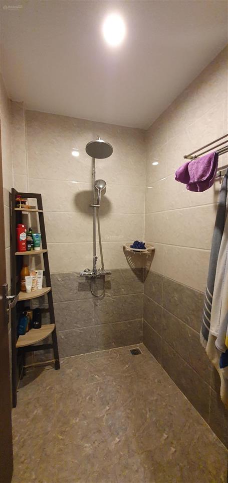 Bán nhà riêng tại hồng tiến, long biên 100m full nội thất gara ô chờ thang máy gần bv tâm anh.