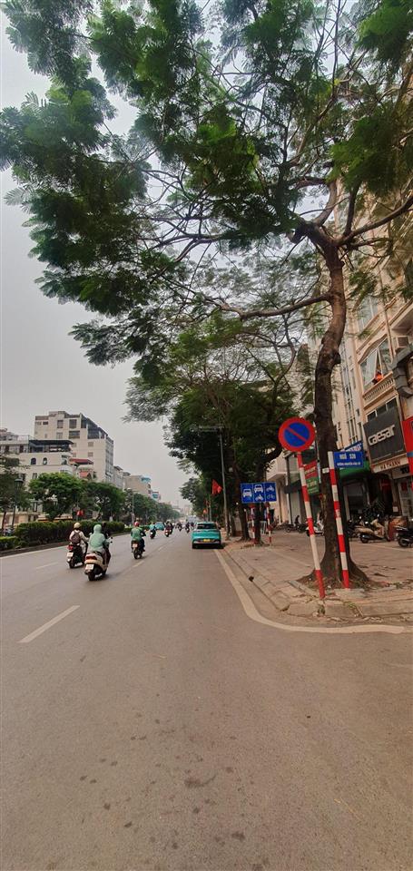 Bán nhà mặt đường kinh doanh, vỉa hè khủng 1 mặt phố 1 mặt ngõ sau 5m, cạnh học viện nông nghiệp vn