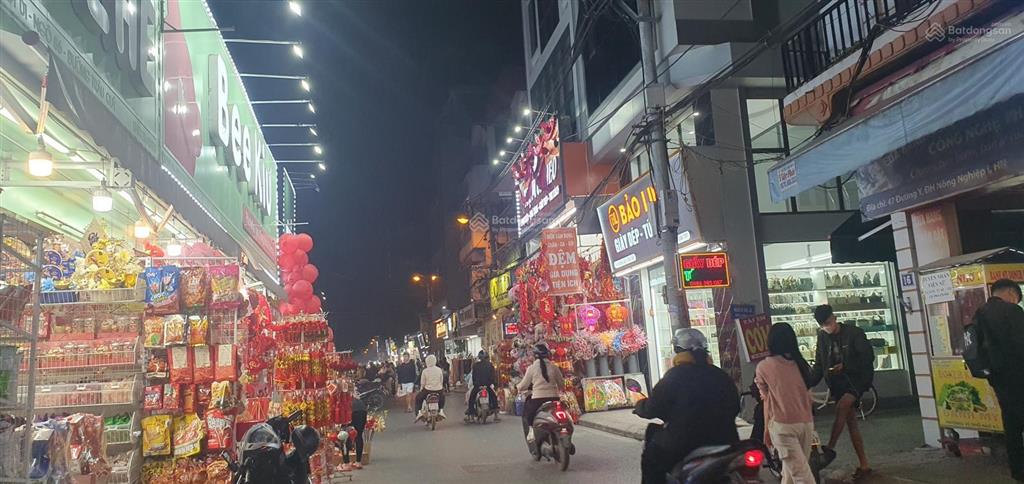 Bán nhà mặt đường kinh doanh, vỉa hè khủng 1 mặt phố 1 mặt ngõ sau 5m, cạnh học viện nông nghiệp vn