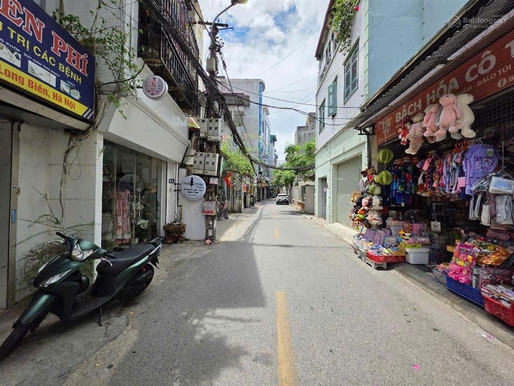 Chính chủ bán đất mặt đường bồ đề 70m gần hồ, vị trí đắc địa không lỗi lầm, sẵn sổ, giá đầu tư
