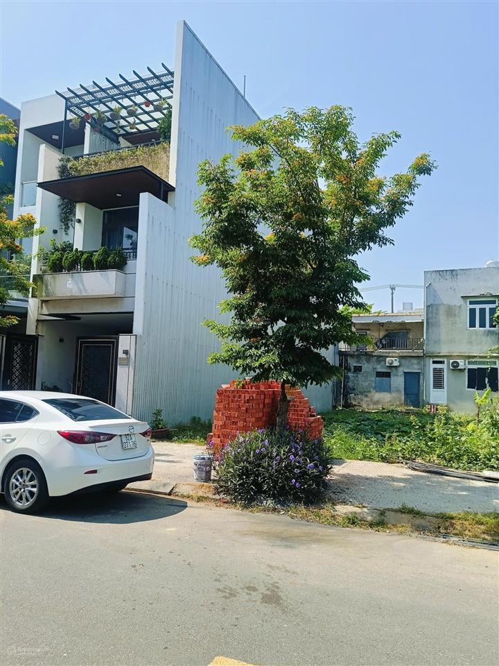 Bán đất mt đường huỳnh xuân nhị, hòa xuân, view trường thpt, giá 5.3 tỷ tl.  0373 469 ***