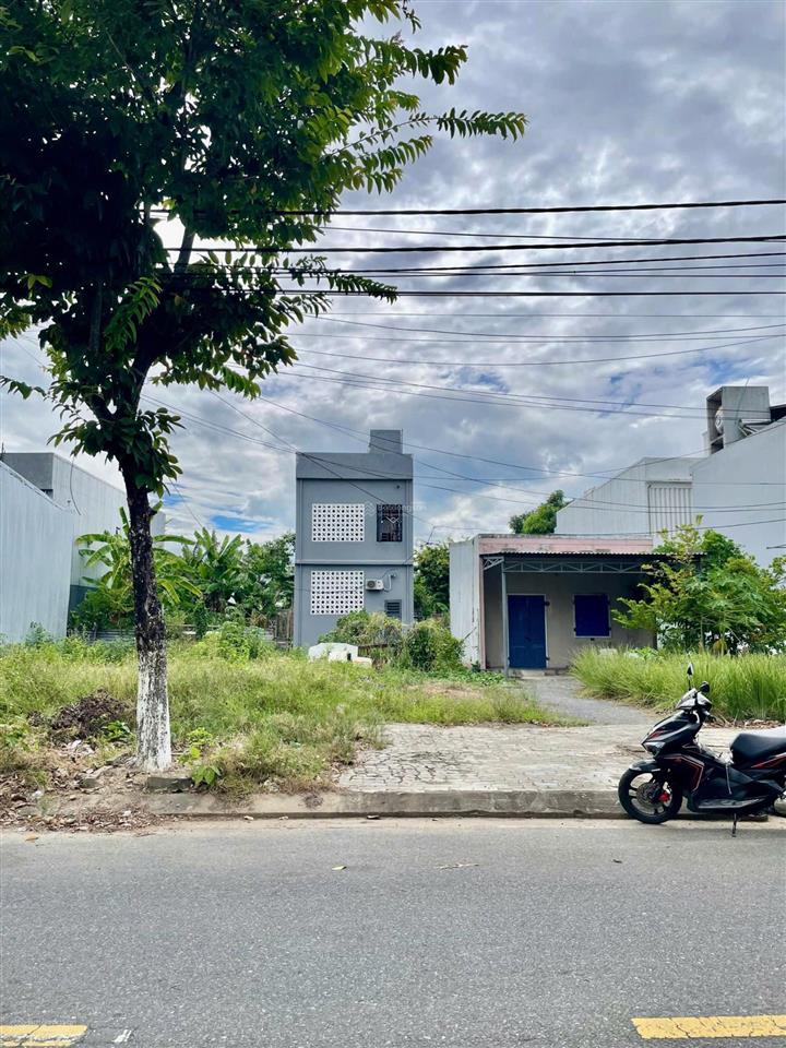Bán đất mt đường nguyễn mậu tài, hòa xuân, sát 2 tòa sun, giá 6.8 tỷ tl.  0373 469 ***