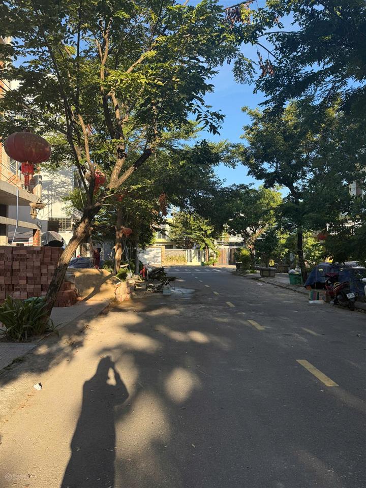 Bán đất mt đường đinh văn chấp (đảo 2)  hòa xuân  cẩm lệ  giá 6.5 tỷ tl   0373 469 ***