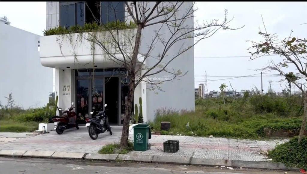 Bán lô đất cồn dầu 19  hòa xuân (sát ngã tư lê sỹ) dt 100m2 giá 6 tỷ thương lượng.  0373 469 ***