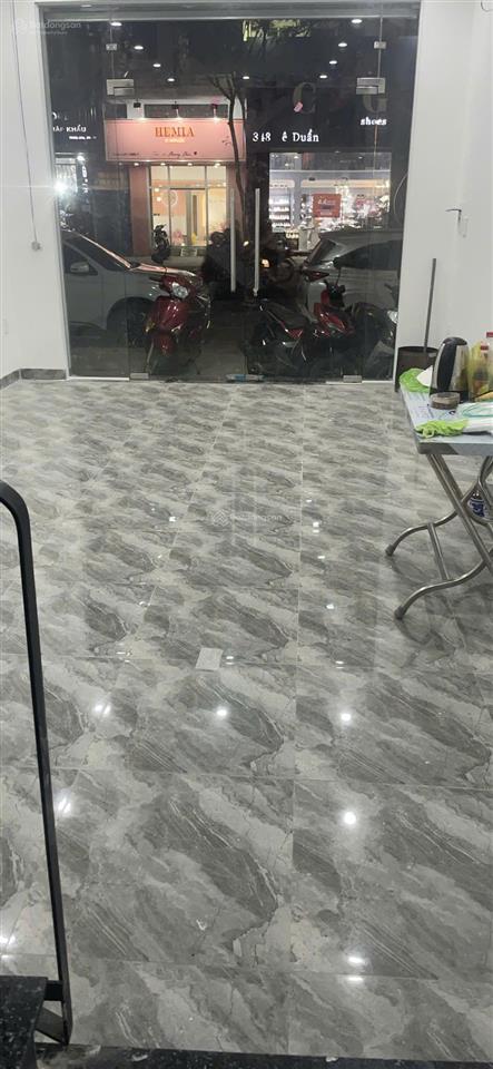 Cho thuê nhà 2 tầng mt đường lê duẩn (vị trí kinh doanh) trống suốt 2 tầng giá 20tr/tháng