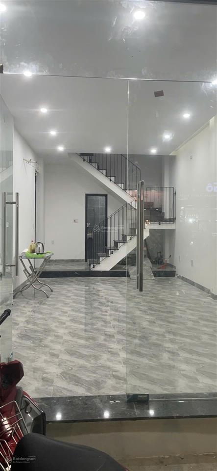 Cho thuê nhà 2 tầng mt đường lê duẩn (vị trí kinh doanh) trống suốt 2 tầng giá 20tr/tháng