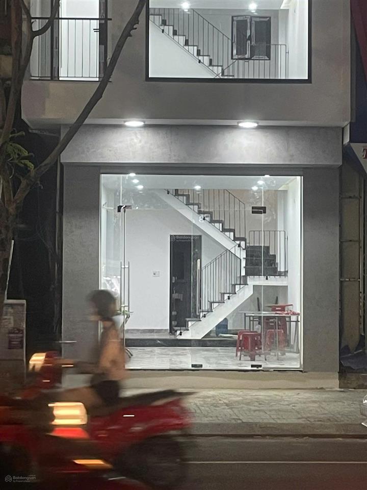 Cho thuê nhà 2 tầng mt đường lê duẩn (vị trí kinh doanh) trống suốt 2 tầng giá 20tr/tháng