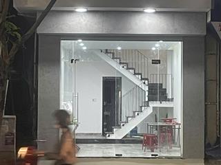 Cho thuê nhà 2 tầng mt đường lê duẩn (vị trí kinh doanh) trống suốt 2 tầng giá 20tr/tháng