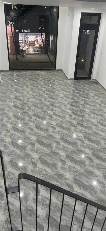 Cho thuê nhà 2 tầng mt đường lê duẩn (vị trí kinh doanh) trống suốt 2 tầng giá 20tr/tháng