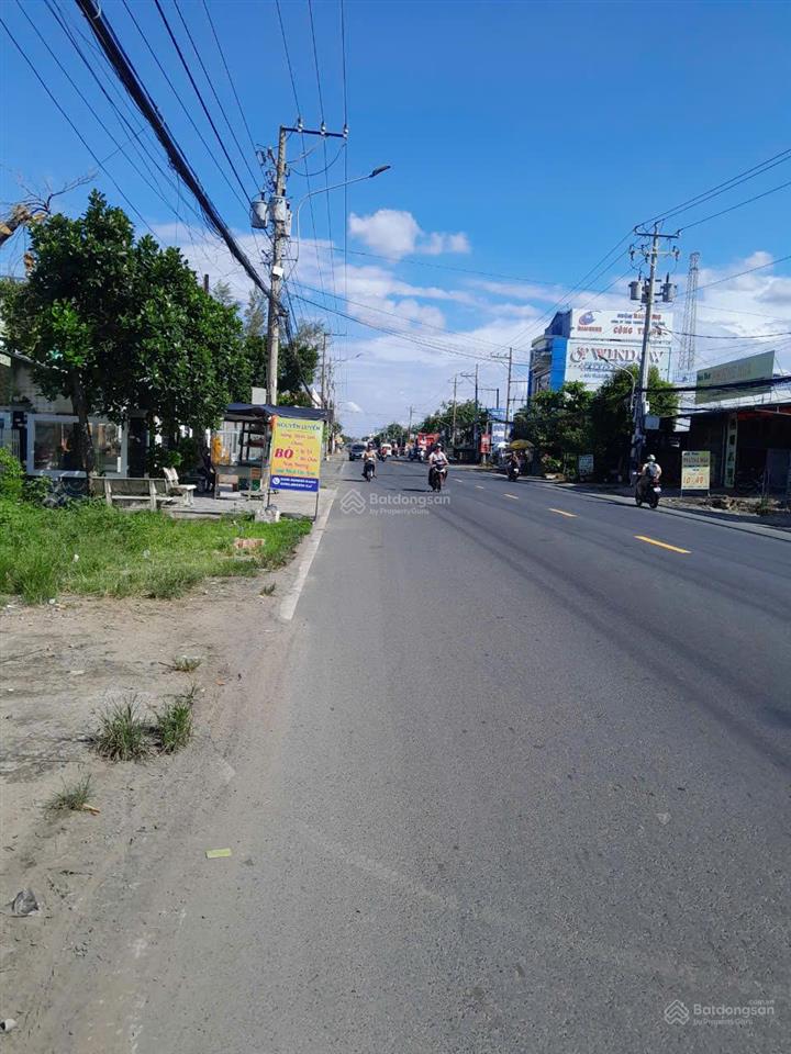 Bán đất kèm nhà mặt tiền trần hưng đạo, bình đức  long xuyên, diện tích lớn, vị trí đẹp