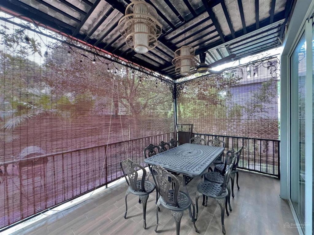 Bán biệt thự dòng tiền, lô góc, 2 mặt phố văn quán hà đông dt 250m, mt 10m giá 50tỷ( thương lượng).