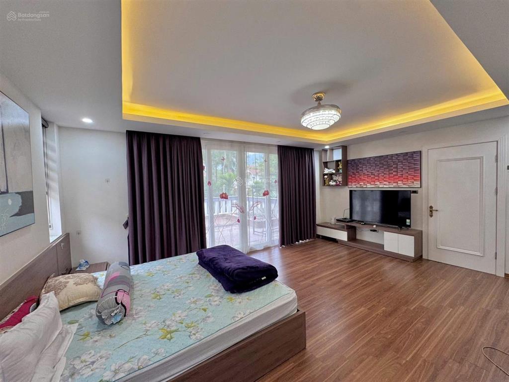 Bán biệt thự dòng tiền, lô góc, 2 mặt phố văn quán hà đông dt 250m, mt 10m giá 50tỷ( thương lượng).