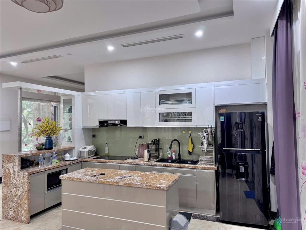 Bán biệt thự dòng tiền, lô góc, 2 mặt phố văn quán hà đông dt 250m, mt 10m giá 50tỷ( thương lượng).