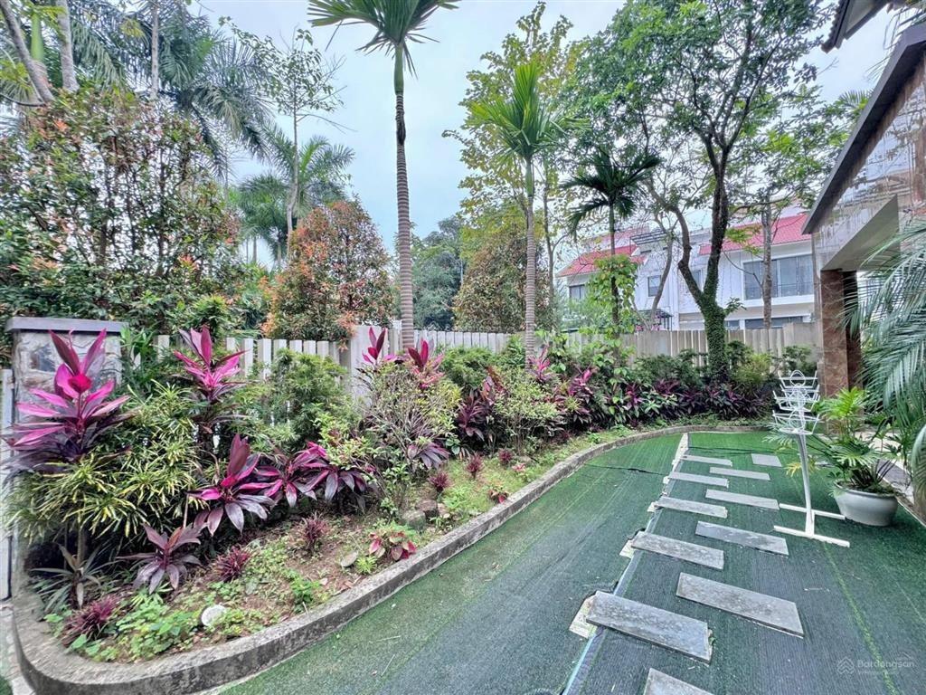 Bán biệt thự dòng tiền, lô góc, 2 mặt phố văn quán hà đông dt 250m, mt 10m giá 50tỷ( thương lượng).