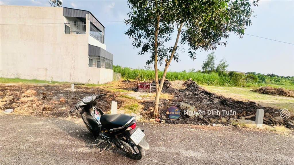 Tầm 850 triệu, nhiều lô thì rẻ nhưng xa chợ hoặc chưa full thổ lô này khác ở chỗ đó
