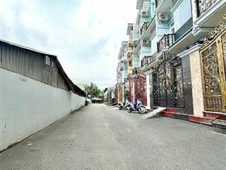 Bán nhà hxh 8m , gần trục võ văn kiệt , an dương vương , quận 8 , 4 tầng , shr , hoàn công đủ