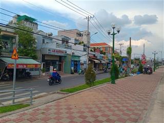 Nhà mặt tiền phú định, ngang 6,8m, chia 2 căn, đường 10m, dòng tiền 11tr/tháng.