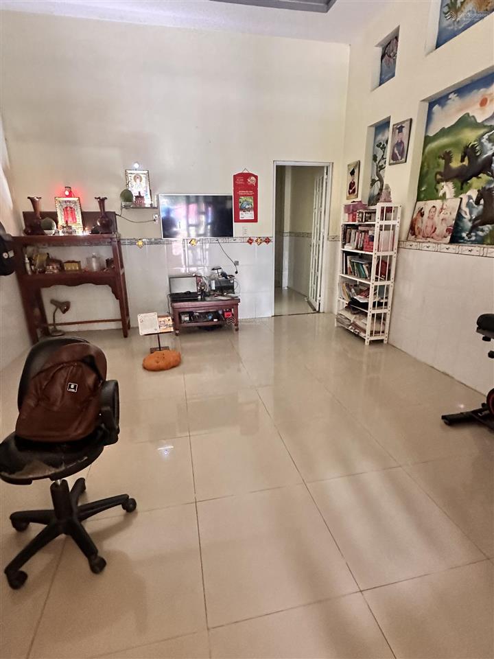 Nhà mặt tiền hưng long, quy đức, đường 8m, ngang 4,2m dài 32m, shr, giá 6tỷ2 còn tl.