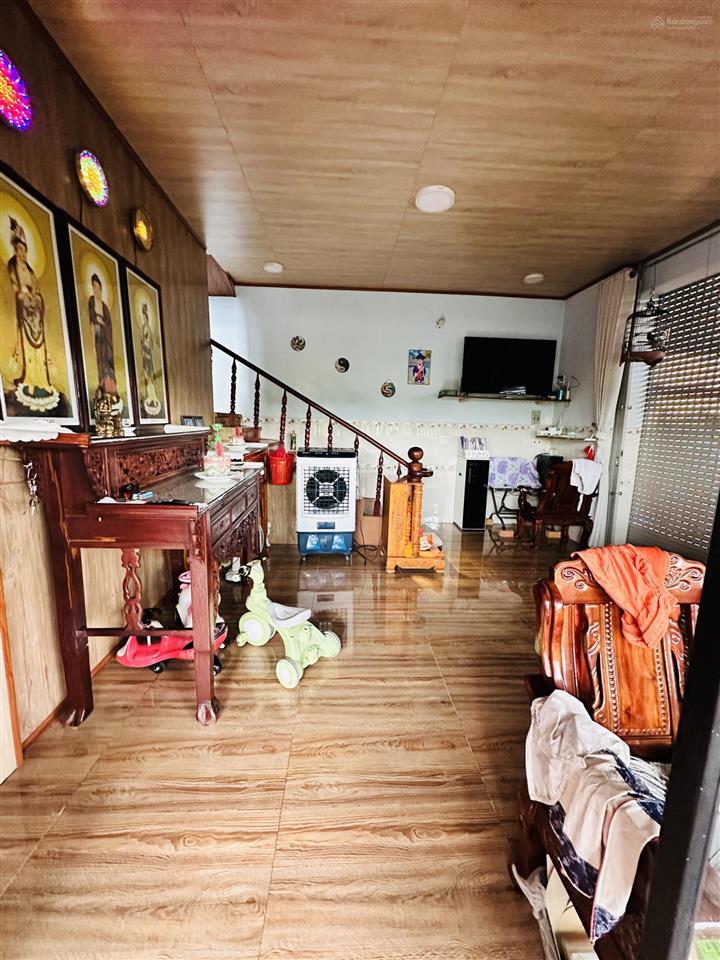 Nhà căn góc ngay chợ hưng long, dt 11,5x16,35m, 189,1m2, 2 mặt đường 6m và 5m, 3 tỷ 8 tl