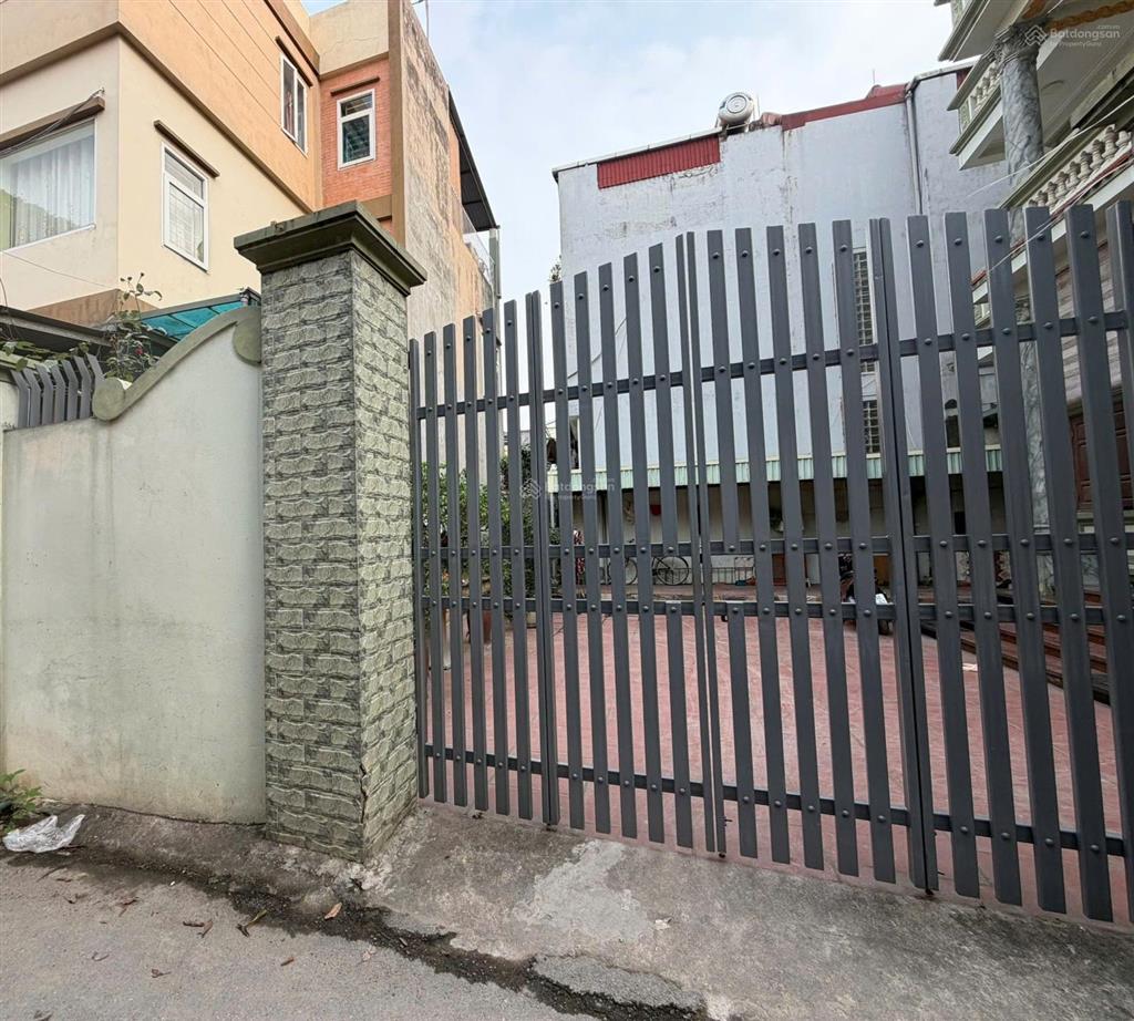 Siêu phẩm nam từ liêm mặt tiền 10,8m có nhà 3 tầng giá tốt!