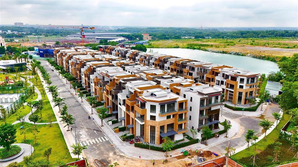 The 9 stellar  bán căn villa view "hoa hậu" trực diện hồ bơi & clubhouse  31.5 tỷ all in