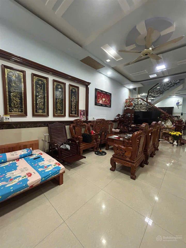 Trung tâm q.12 tổng dt 153m 3 tầng gara oto giá yêu thương