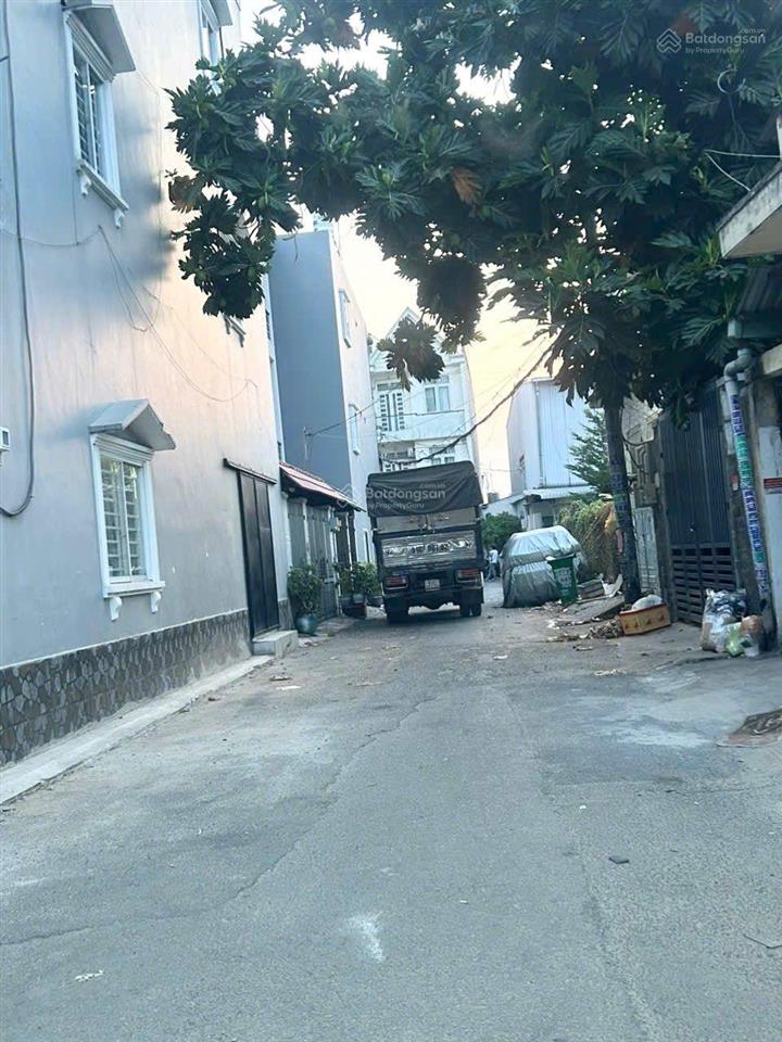 Trung tâm q.12 tổng dt 153m 3 tầng gara oto giá yêu thương