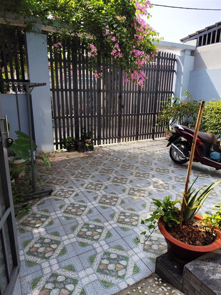 Chủ về quê gấp bán  nhà 104m2  2 tầng  3pn  hxt  chỉ 4.4t  đông thạnh  hm