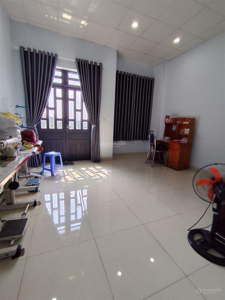 Chủ về quê gấp bán  nhà 104m2  2 tầng  3pn  hxt  chỉ 4.4t  đông thạnh  hm