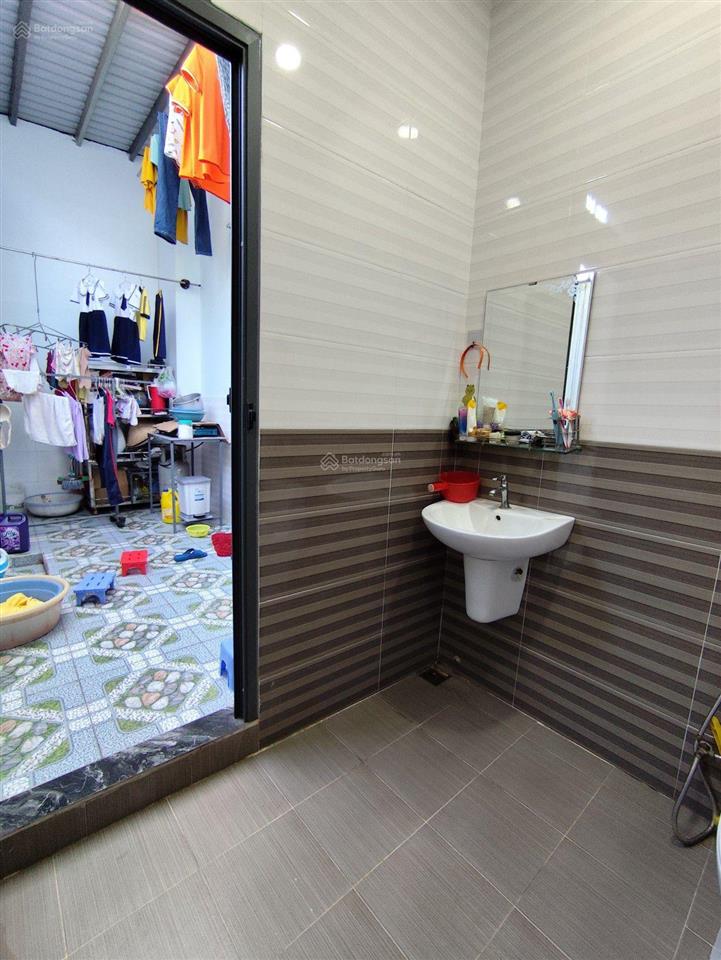 Chủ về quê gấp bán  nhà 104m2  2 tầng  3pn  hxt  chỉ 4.4t  đông thạnh  hm